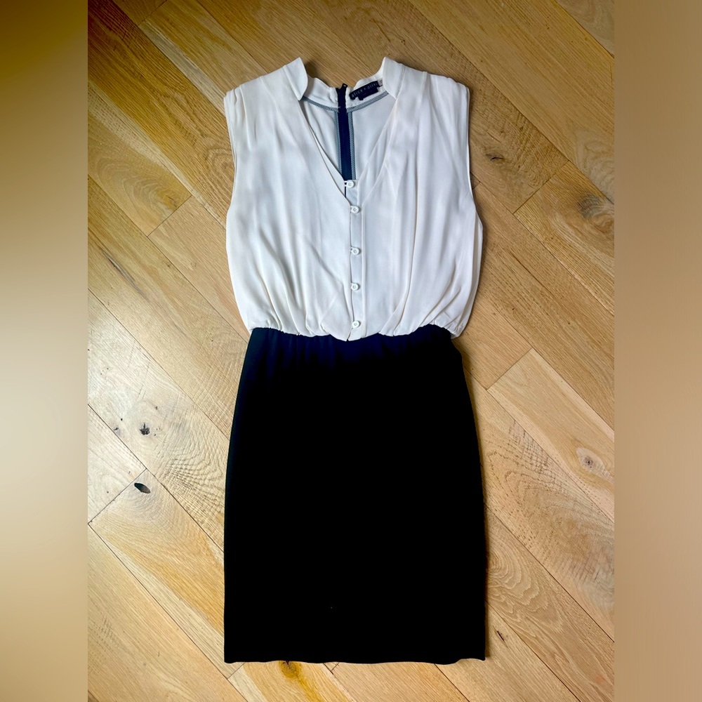 Like new, Alice and olivia employ stylish dress, gorgeous detail and fun zipper